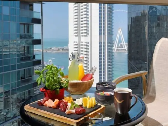 Deluxe Oda, 1 En Büyük (King) Boy Yatak, Balkon, Kısmi Deniz Manzaralı