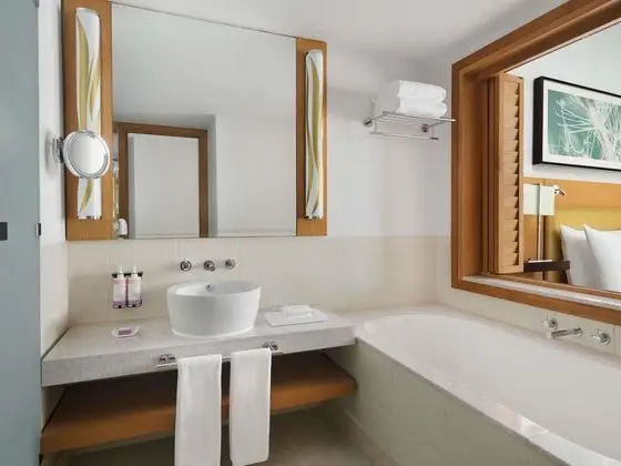 Royal Süit, 1 Çift Kişilik Yatak, Balkon, Kısmi Deniz Manzaralı