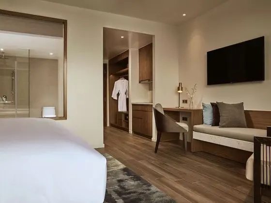 Studio Sea View King Room with Balcony