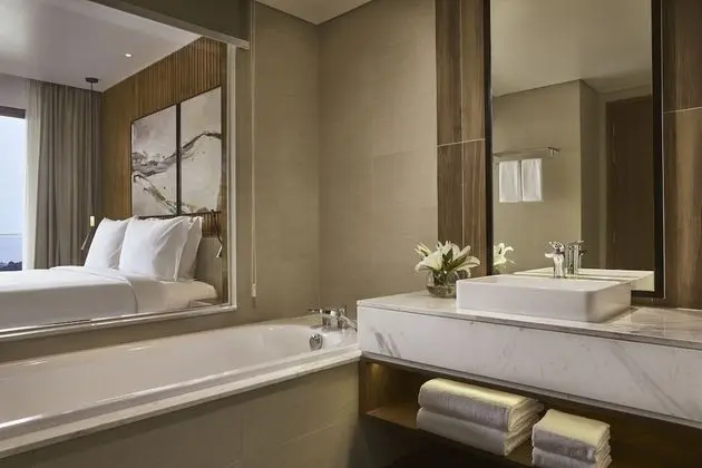 Studio Sea View King Room with Balcony