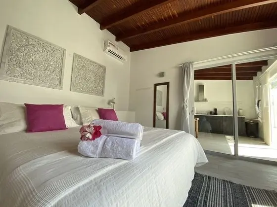 Apart Daire, Banyolu/Duşlu, Avlu Manzaralı (White)