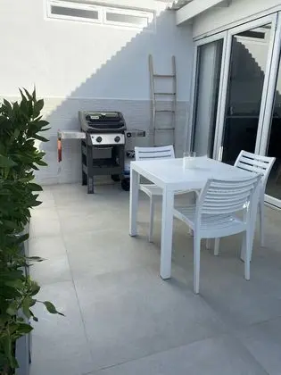 Apart Daire, Banyolu/Duşlu, Havuz Manzaralı (Pool View)