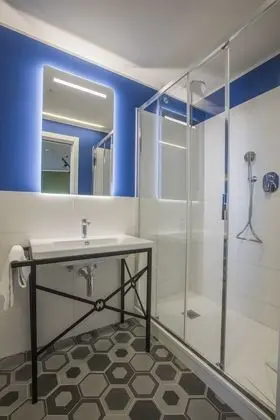 Deluxe Tek Büyük veya İki Ayrı Yataklı Oda