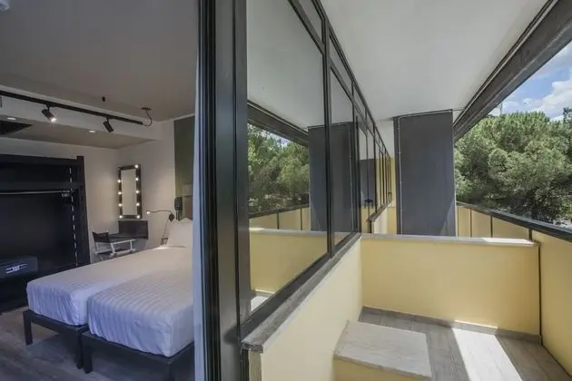 Superior Üç Kişilik Oda, Balkon