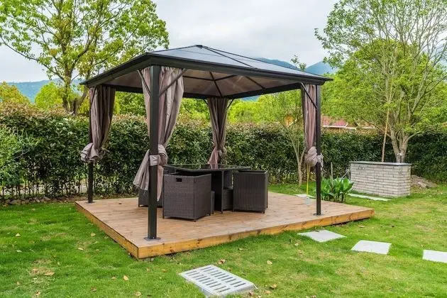 Exclusive Karavan