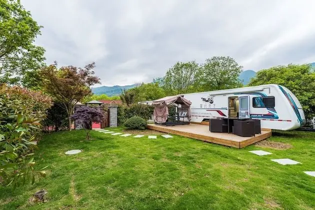 Signature Karavan