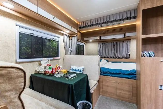 Signature Karavan