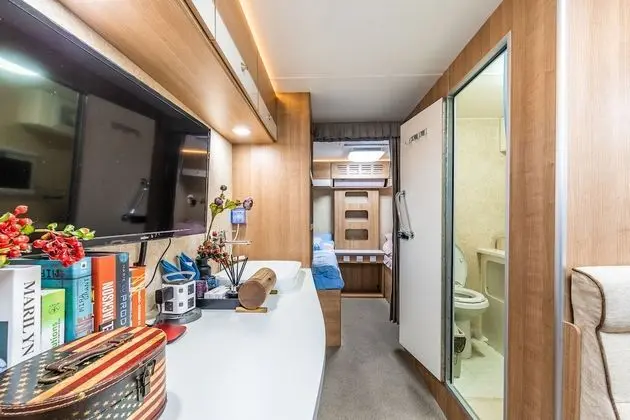 Signature Karavan