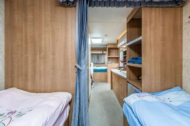 Signature Karavan