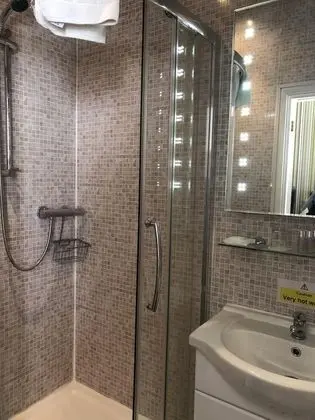Superior Üç Kişilik Oda, Banyolu/Duşlu (Double/Twin + Sofa)
