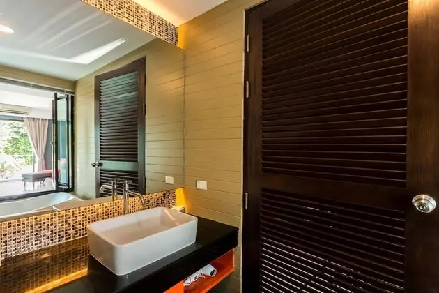 Ultra, 1 King Bed