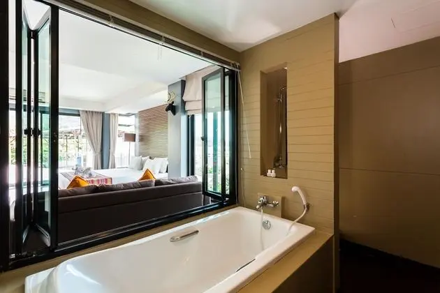Ultra, 1 King Bed