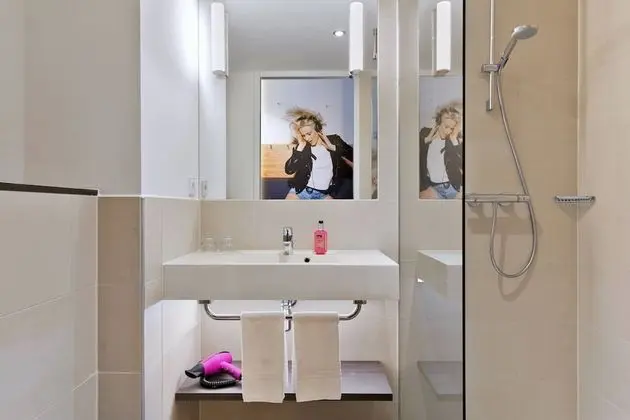 Oda, 2 Tek Kişilik Yatak, Liman Manzaralı