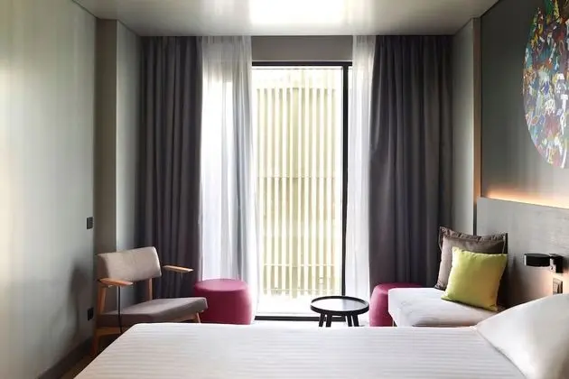 Room, 1 Queen Bed, Non Smoking, City View (Center Stage)