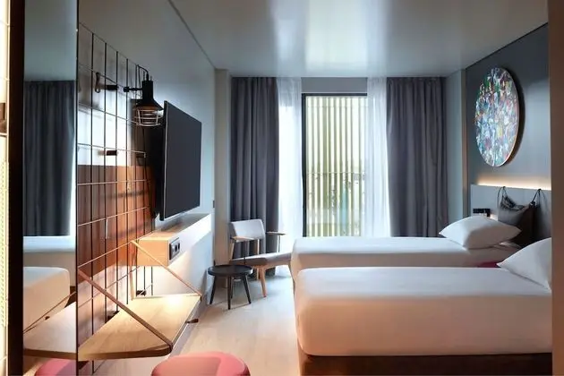 Room, 2 Single Beds, Non Smoking, City View (Center Stage)