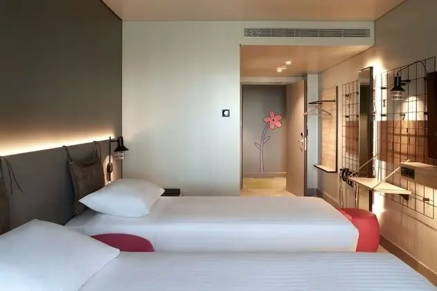 Room, 2 Single Beds, Non Smoking, City View (Center Stage)