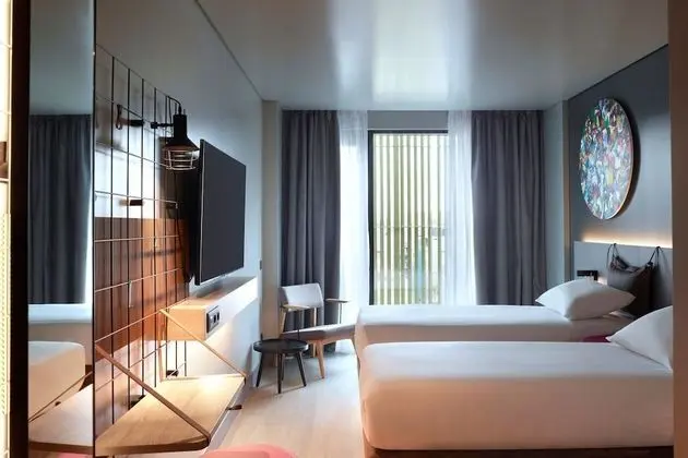 Room, 2 Single Beds, Non Smoking, City View (Center Stage)