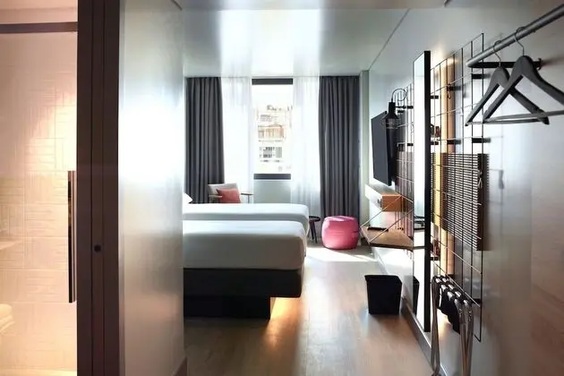 Room, 2 Single Beds, Non Smoking, City View (Center Stage)