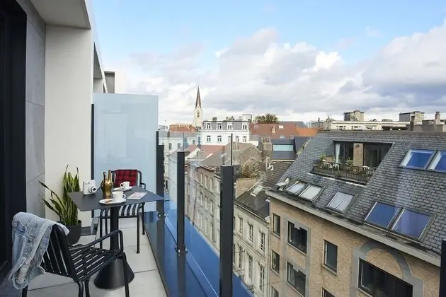 Oda, 1 Büyük (Queen) Boy Yatak, Sigara İçilmez, Balkon (High Floor)