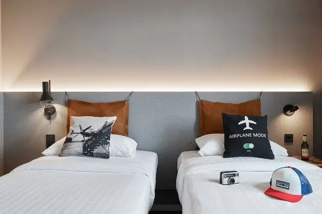 Oda, 2 Tek Kişilik Yatak, Sigara İçilmez (Moxy Sleeper)