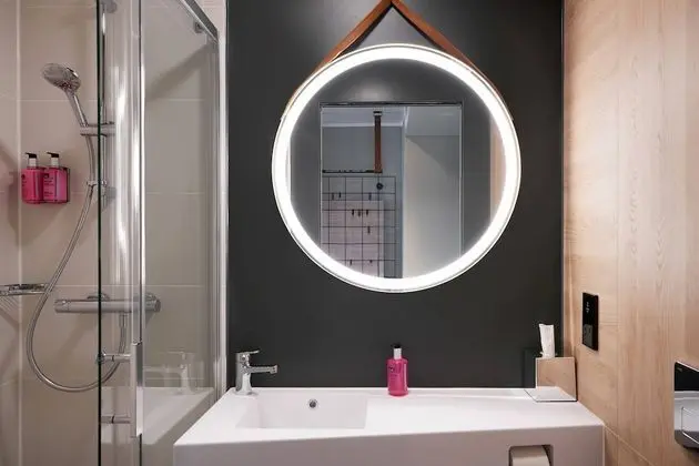 Oda, 2 Tek Kişilik Yatak, Sigara İçilmez (Moxy)