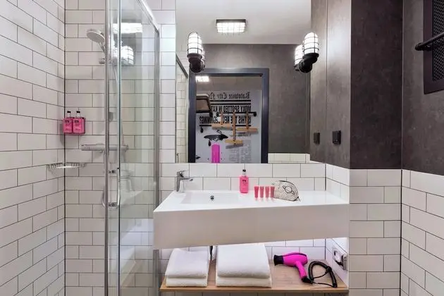 Oda, 2 Tek Kişilik Yatak (Twin Moxy Sleeper)