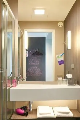 Family Oda, 1 Büyük (Queen) Boy Yatak ve Çekyat (Moxyfied)