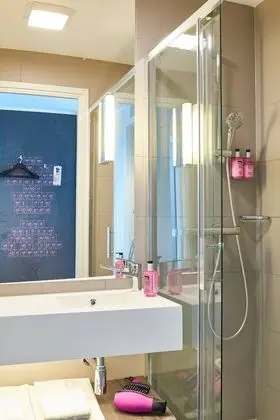 Oda, 2 Tek Kişilik Yatak (Moxy)