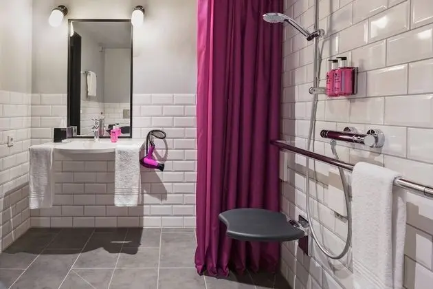 Oda, 1 Büyük (Queen) Boy Yatak, Sigara İçilmez (Moxy Sleeper)