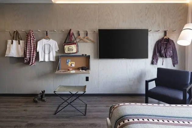 Oda, 1 En Büyük (King) Boy Yatak, Sigara İçilmez, Balkon