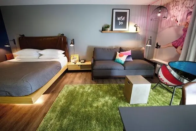 Oda, 1 En Büyük (King) Boy Yatak ve Çekyat, Veranda (Hearing Accessible)