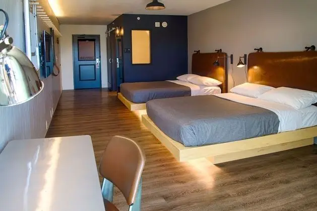 Oda, 2 Büyük (Queen) Boy Yatak, Veranda (Mobility Accessible, Transfer Shower)