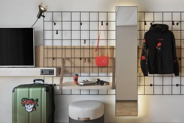 Oda, 1 Büyük (Queen) Boy Yatak, Sigara İçilmez, Şehir Manzaralı