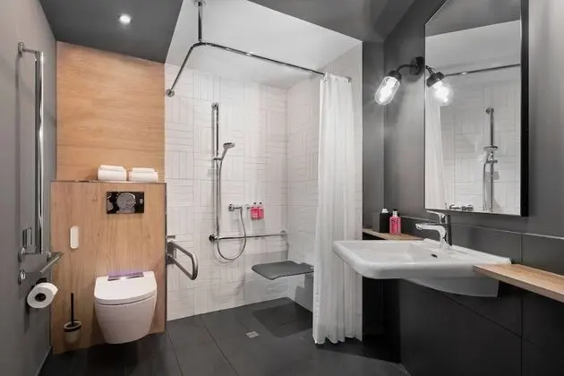 Oda, 1 Büyük (Queen) Boy Yatak, Sigara İçilmez, Şehir Manzaralı