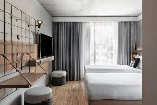 Oda, 2 Tek Kişilik Yatak, Sigara İçilmez, Şehir Manzaralı