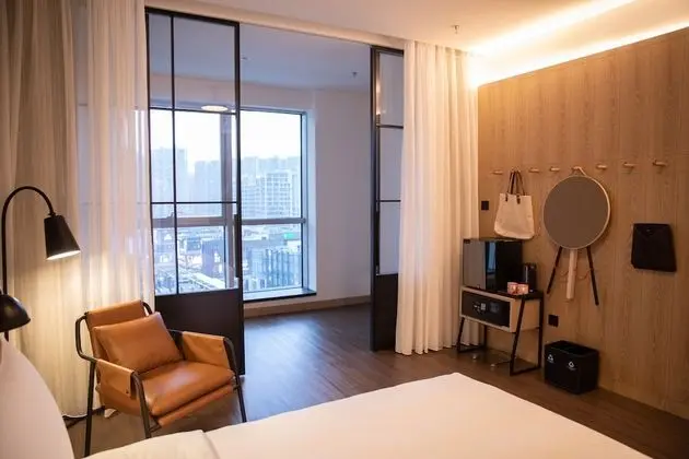 Oda, 1 En Büyük (King) Boy Yatak, Sigara İçilmez, Şehir Manzaralı