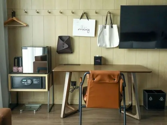 Oda, 1 En Büyük (King) Boy Yatak, Sigara İçilmez, Şehir Manzaralı