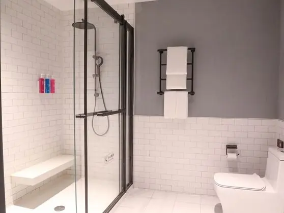 Oda, 1 En Büyük (King) Boy Yatak, Sigara İçilmez, Şehir Manzaralı