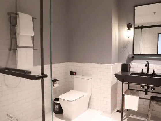 Oda, 1 En Büyük (King) Boy Yatak, Sigara İçilmez, Şehir Manzaralı