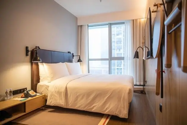 Standard Oda, 1 En Büyük (King) Boy Yatak, Sigara İçilmez, Şehir Manzaralı