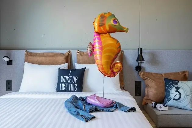 Oda, 1 Büyük (Queen) Boy Yatak, Sigara İçilmez, Şehir Manzaralı