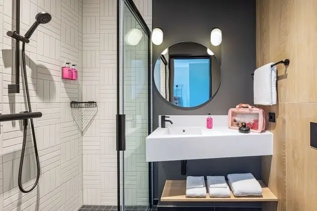 Oda, 2 Tek Kişilik Yatak, Sigara İçilmez, Şehir Manzaralı