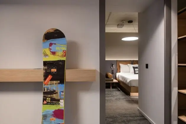 Family Oda, 1 Büyük (Queen) Boy Yatak ve Çekyat, Sigara İçilmez, Dağ Manzaralı