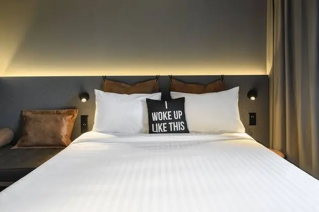 Oda, 1 Büyük (Queen) Boy Yatak, Sigara İçilmez, Avlu Manzaralı