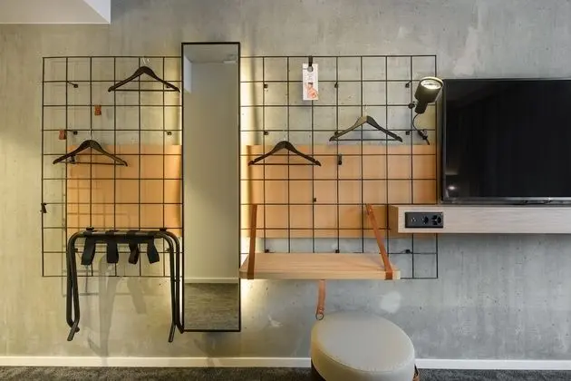 Oda, 1 Büyük (Queen) Boy Yatak, Sigara İçilmez, Avlu Manzaralı