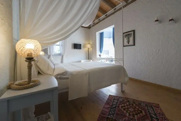 Traditional cumbali room