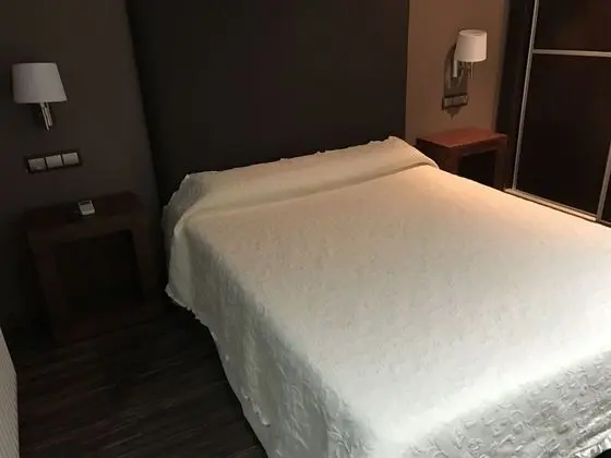 Büyük Yataklı Tek Kişilik Oda