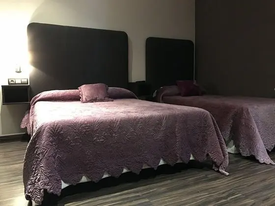 Büyük Yataklı Tek Kişilik Oda