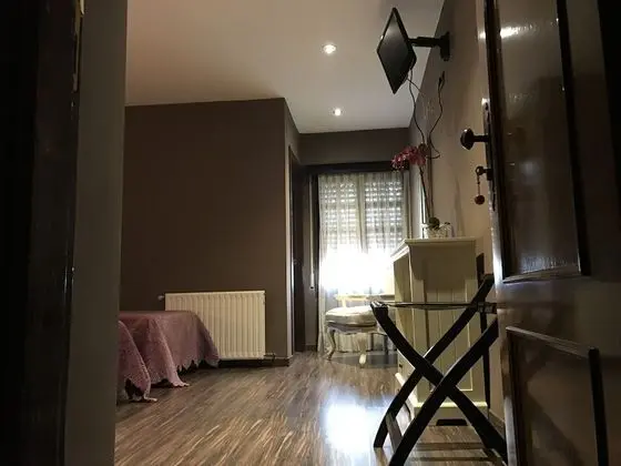 Büyük Yataklı Tek Kişilik Oda