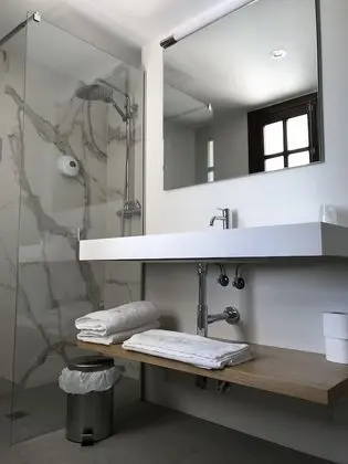 Büyük Yataklı Tek Kişilik Oda